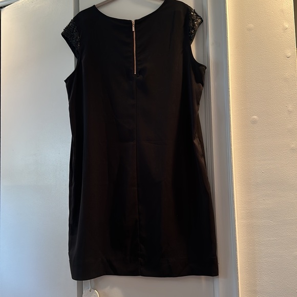 Classi black dress with sequin sleeves. Sz XXL - Picture 3 of 3